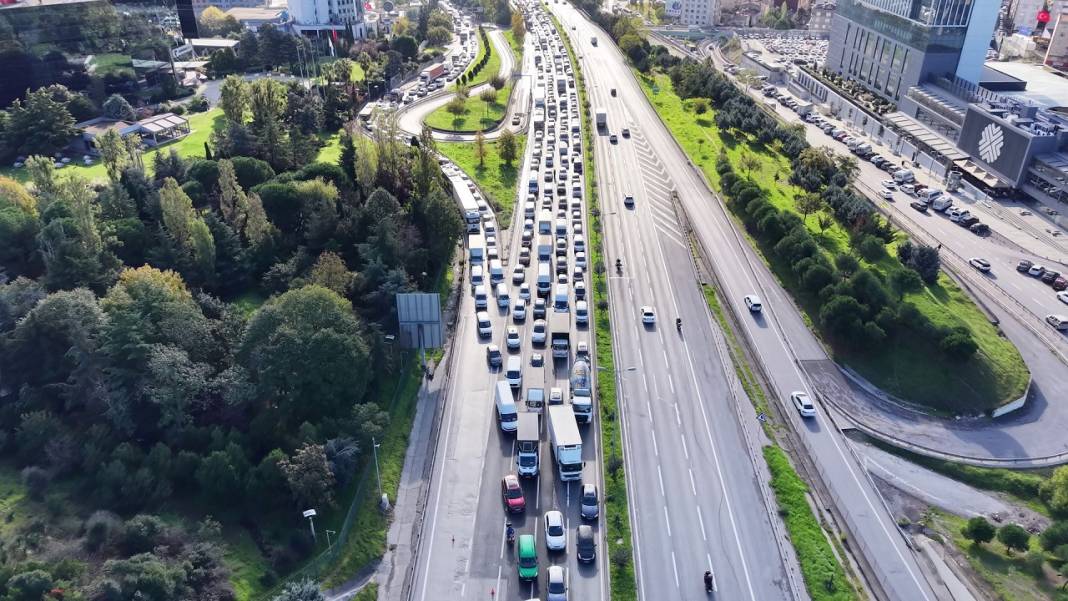 Büyük kaza! Trafik durdu 3